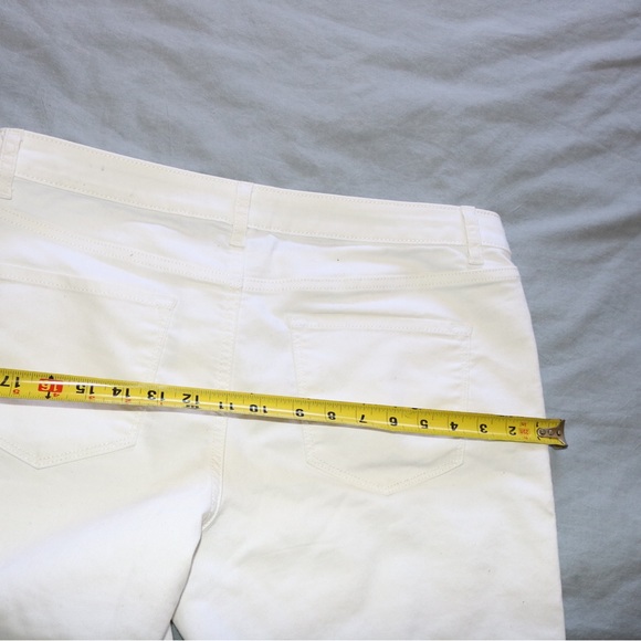White Apt 9 Bermuda Shorts sz 12 - Picture 4 of 6